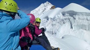 lobuche peak